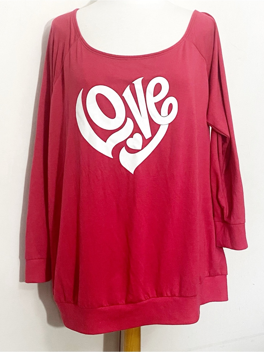 Torrid Women's Red ‘Love' Scoop Neck Long Raglan Sleeve Ribbed Trim Top 3X